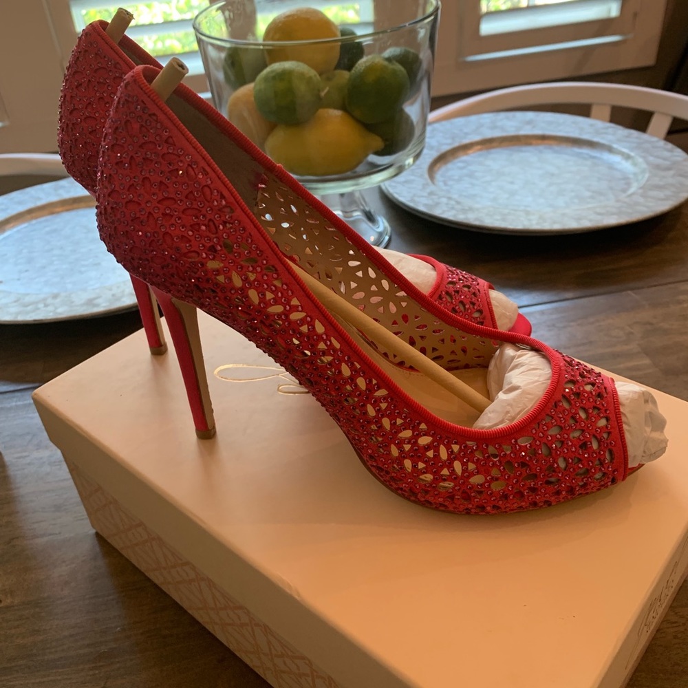 Badgley Mischka pumps